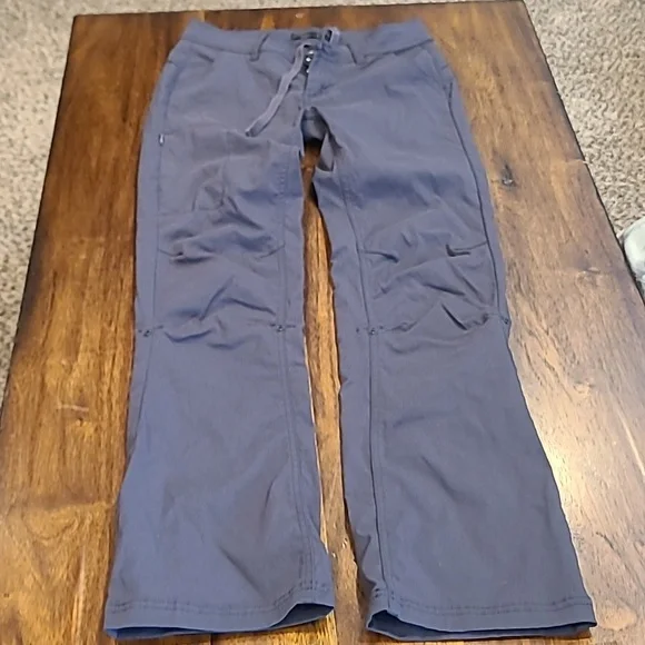 Prana women's size 4 pants/capri grey pants. - Picture 4 of 8